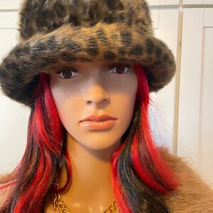 Chic Leopard Faux Fur Bucket Hat